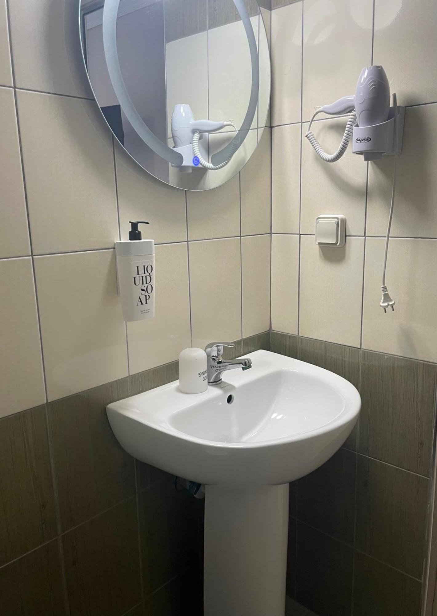 Rondo'S Hotel Химара Экстерьер фото